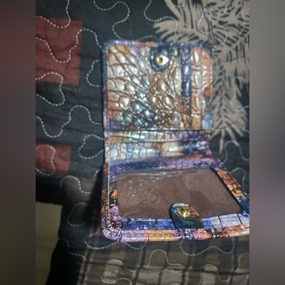 COPY - Brahmin Cross Body w matching wallet - Picture 4 of 6